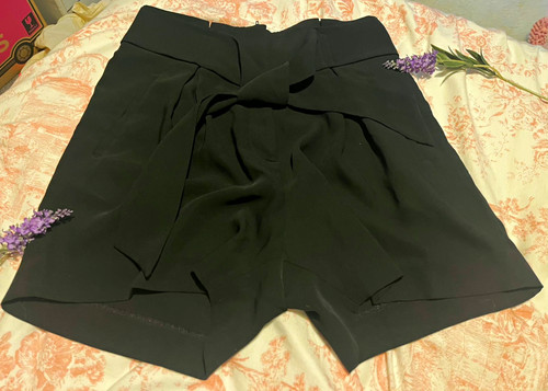 High waisted shorts - high,