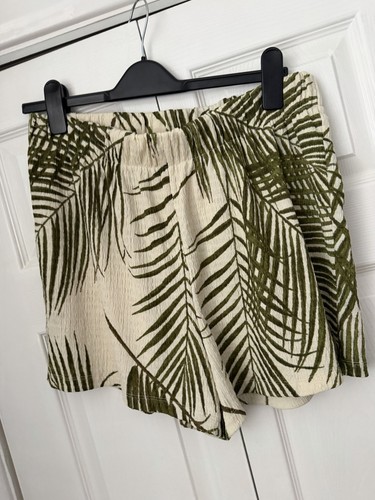 Cream and green leaf - and,