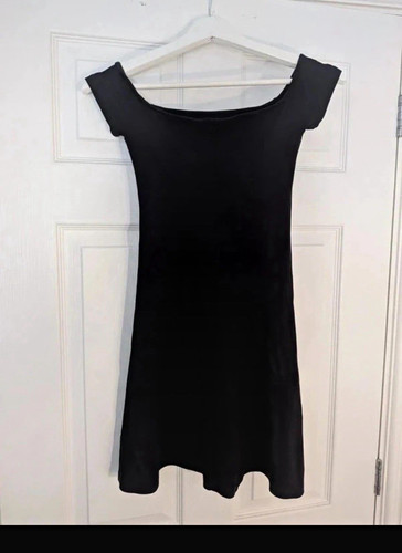 Divided black scoop - scoop, neck